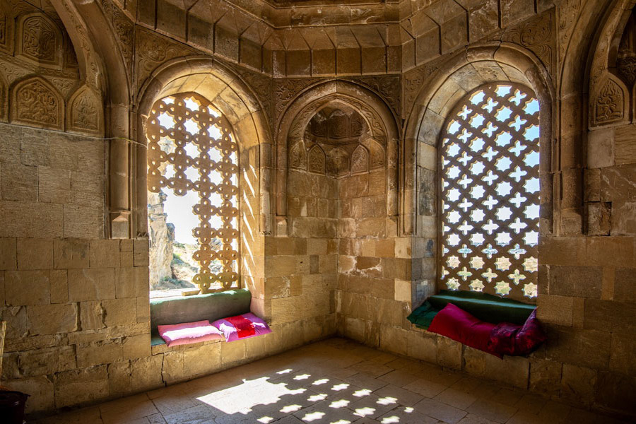 Diri-Baba Mausoleum-Mosque near Shamakhi Diri-Baba Mausoleum-Mosque near Shamakhi