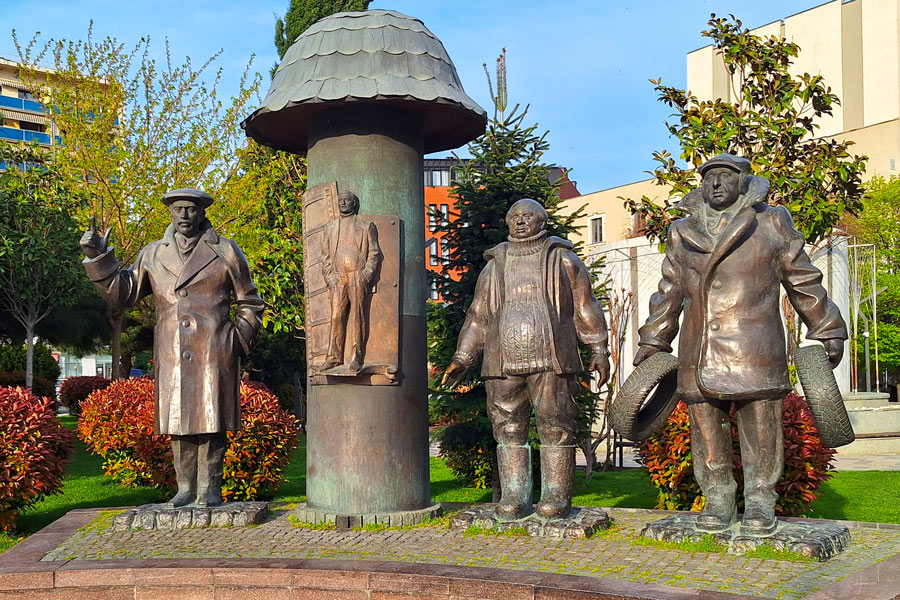 Mimino Monument, Tbilisi Mimino Monument, Tbilisi