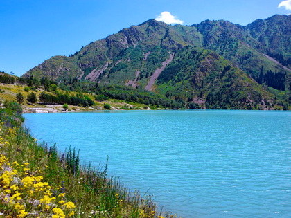 Viaje Kazajistán Clásico – 6 Días: Lago Issyk, Cañón Charyn y Turkestán