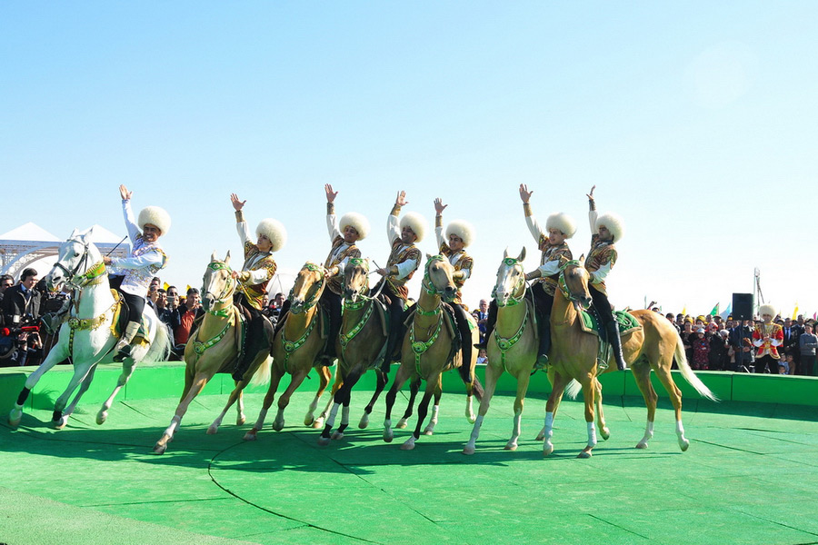 Tesoros de Turkmenistán - Akhaltekins