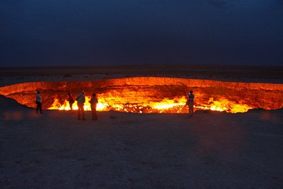 Krater von Derweze. Turkmenistan - Reiseführer