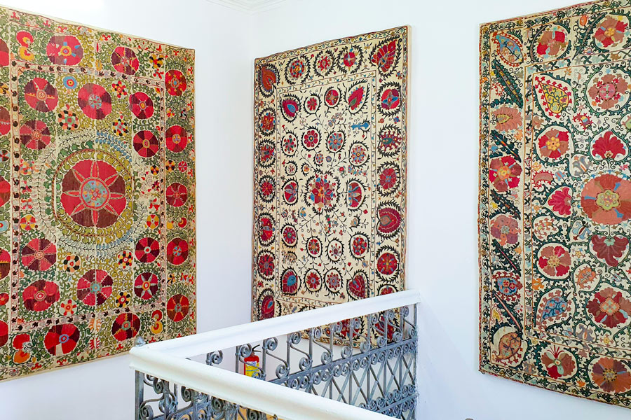 Uzbek Handicrafts: Suzani Embroidery Uzbek Handicrafts: Suzani Embroidery