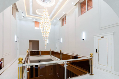 Hall, Isak Hoja Hotel