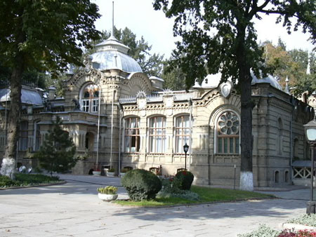 ( ), , . Romanov-residence