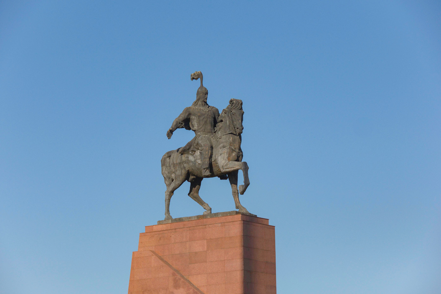 Памятник Манасу, Бишкек, Кыргызстан