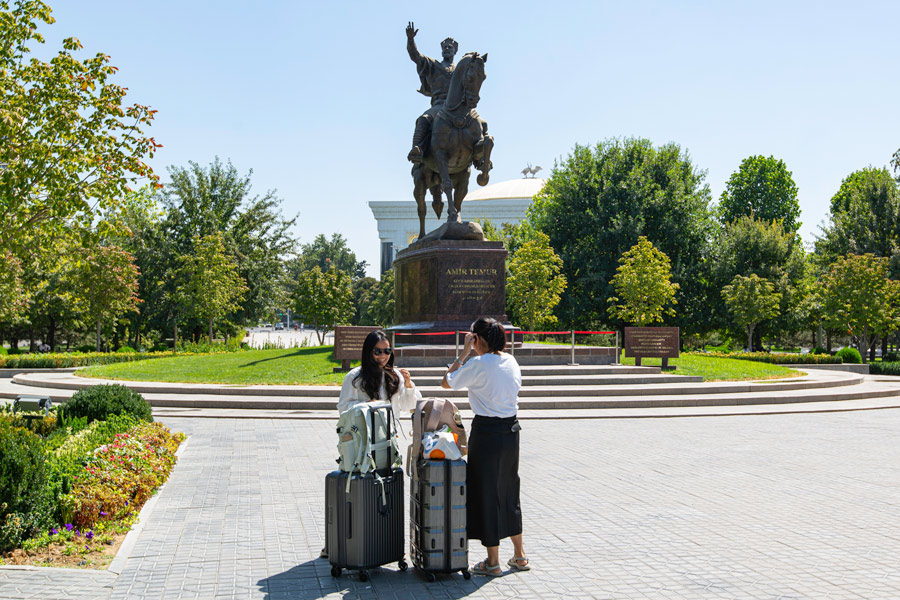 Amir Timur Square, Tashkent, Uzbekistan Amir Timur Square, Tashkent, Uzbekistan