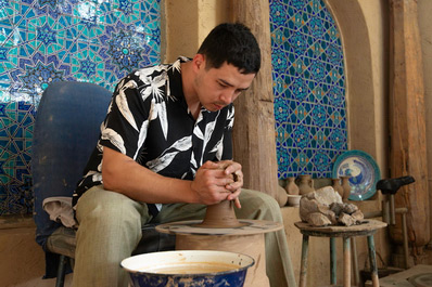 Gijduvan Pottery. Uzbekistan Travel Guide