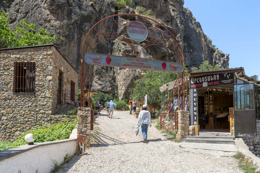 Grotta di Areni-1, Armenia Grotta di Areni-1, Armenia