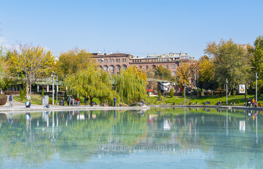 Lago dei Cigni, Yerevan Lago dei Cigni, Yerevan