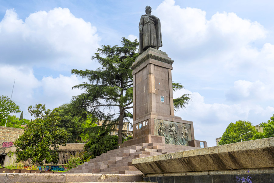 Monumento a Shota Rustaveli, Tbilisi Monumento a Shota Rustaveli, Tbilisi