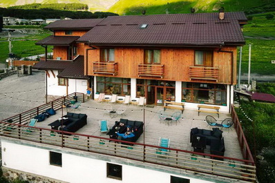 Гостиница Alpenhaus Kazbegi Hotel & Restaurant
