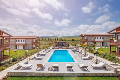 Pool, Château Mosmieri Hotel & Winery Hotel