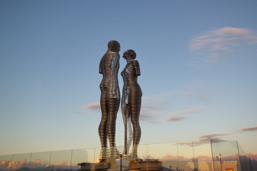 Sculpture «Ali and Nino», Batumi, Top 15 Attractions in Georgia