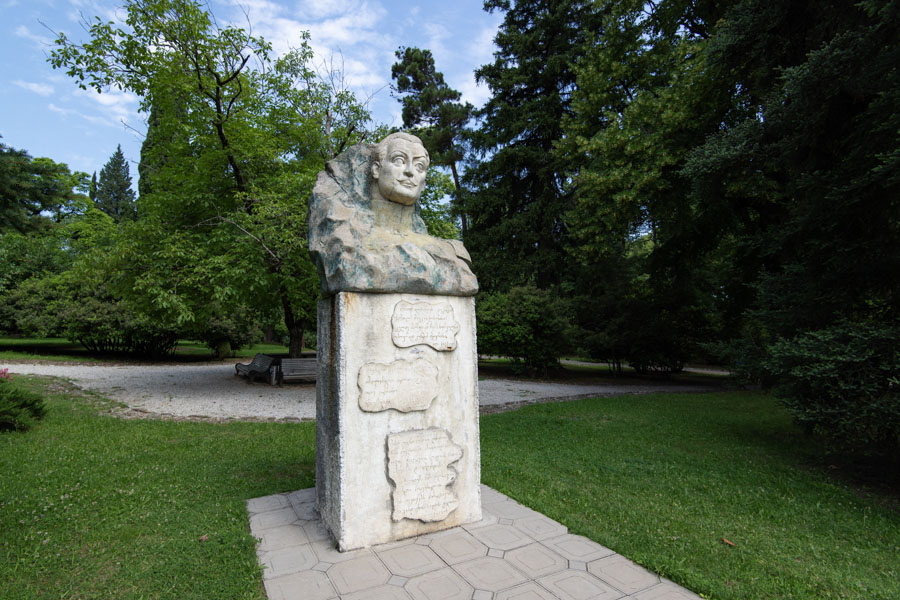 Monument to Alexander Chavchavadze, House Museum of Chavchavadze, Tsinandali