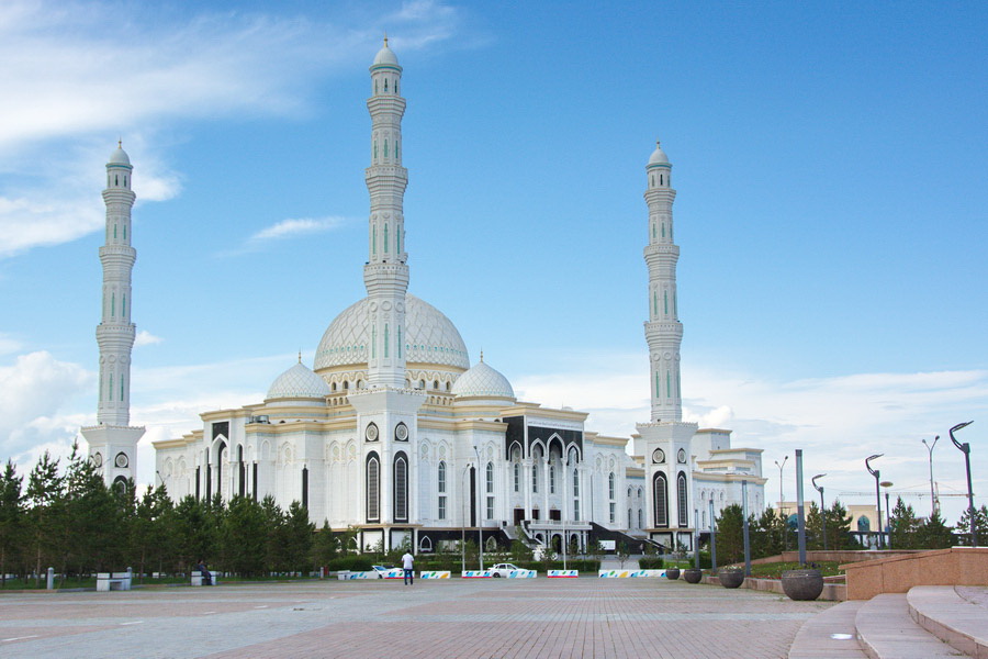 Top 15 Attractions in Kazakhstan: Hazrat Sultan Mosque