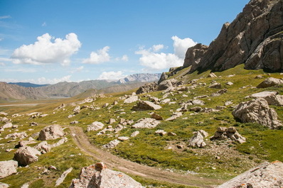 Road to Kel-Suu Lake