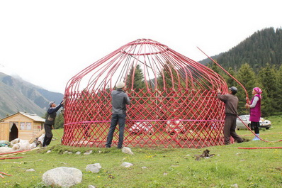 Setting up a Yurt