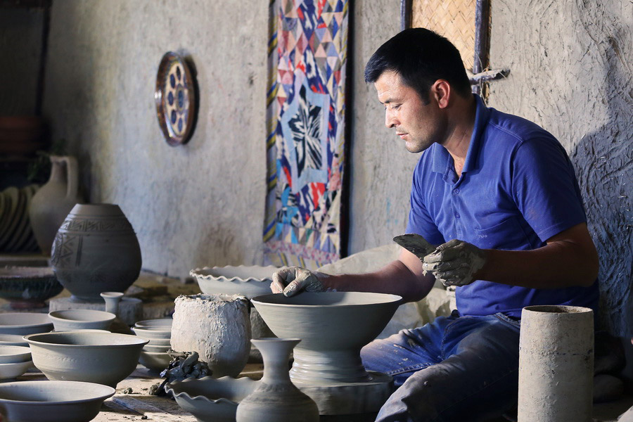 Gijduvan pottery masters workshop