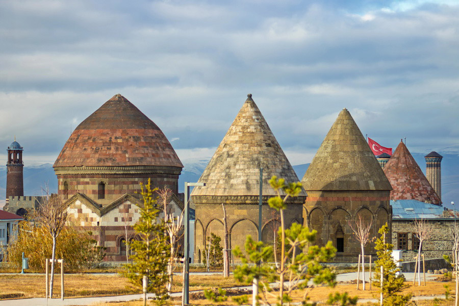 Three Tombs, Example of Seljuk  Architecture, Seljuk dynasty