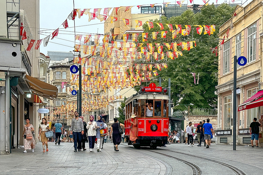 Istanbul Tram, Public Transport