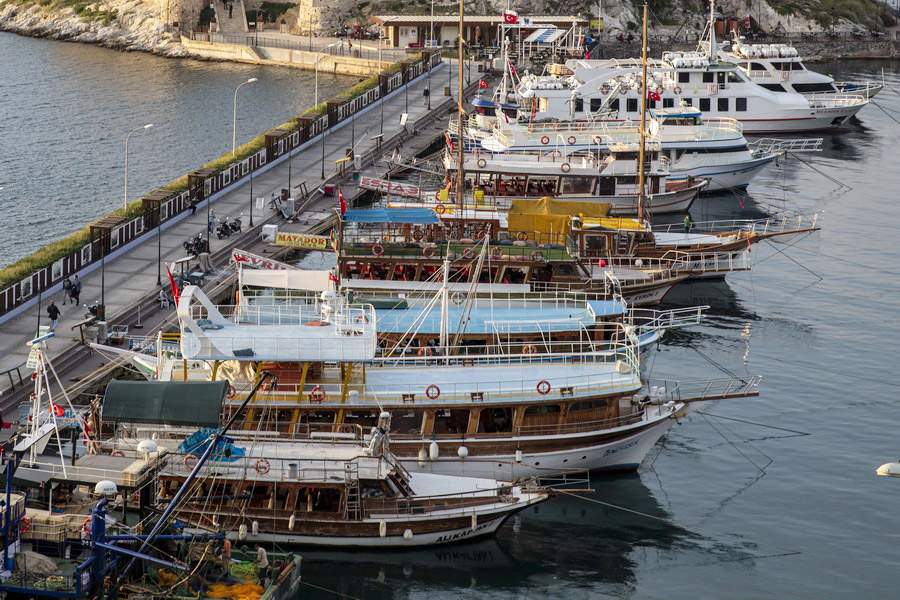 Ferries, Kuşadası