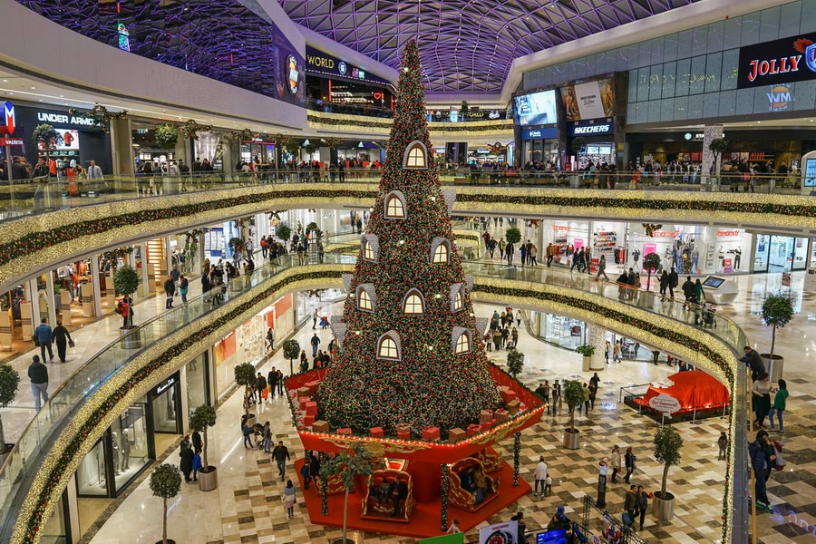 Christmas Tree in istanbul Shopping Mall, Explore Turkey’s Christmas Markets