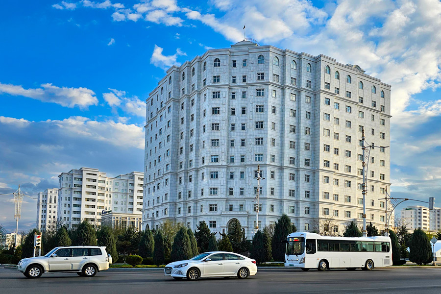Busse, Aschgabat Busse, Aschgabat