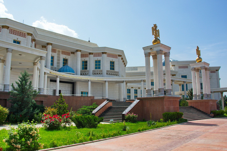 Top 10 Sehenswürdigkeiten in Turkmenistan: Das Staatliche Museum von Turkmenistan