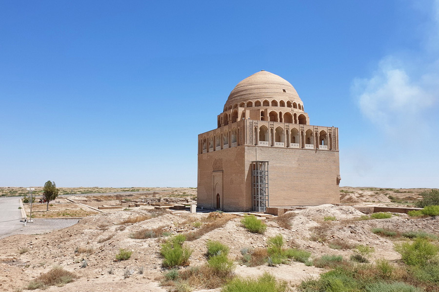 Top 10 Sehenswürdigkeiten in Turkmenistan: Sultan Sanjar Mausoleum