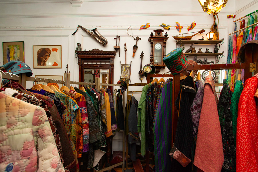Happy Bird Art Gallery, Samarkand Happy Bird Art Gallery, Samarkand, Textile and Fashion Artisans of Uzbekistan