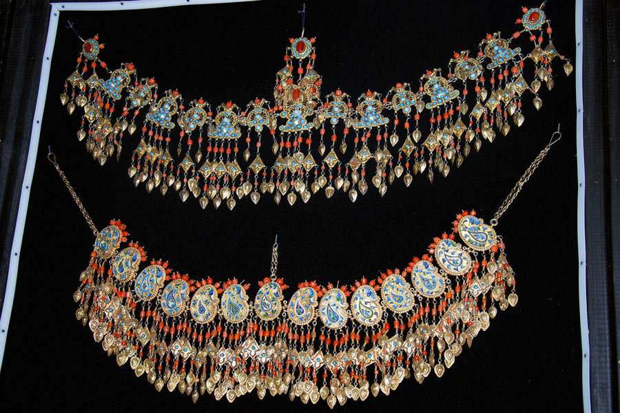 Jewelry Art of Uzbekistan Uzbek Arts and Crafts: Jewelry Art of Uzbekistan