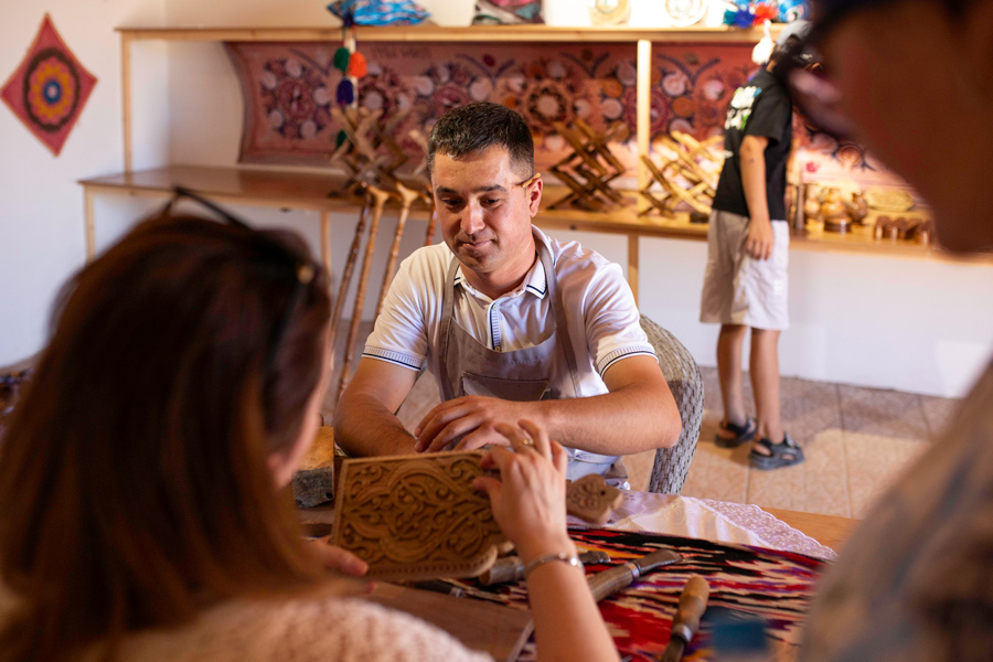 Wood Carving in Uzbekistan Uzbek Arts and Crafts: Wood Carving in Uzbekistan