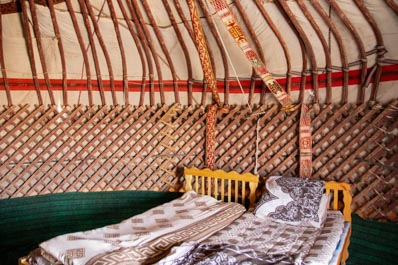 Yurt, Le camp de yourtes Aïdar