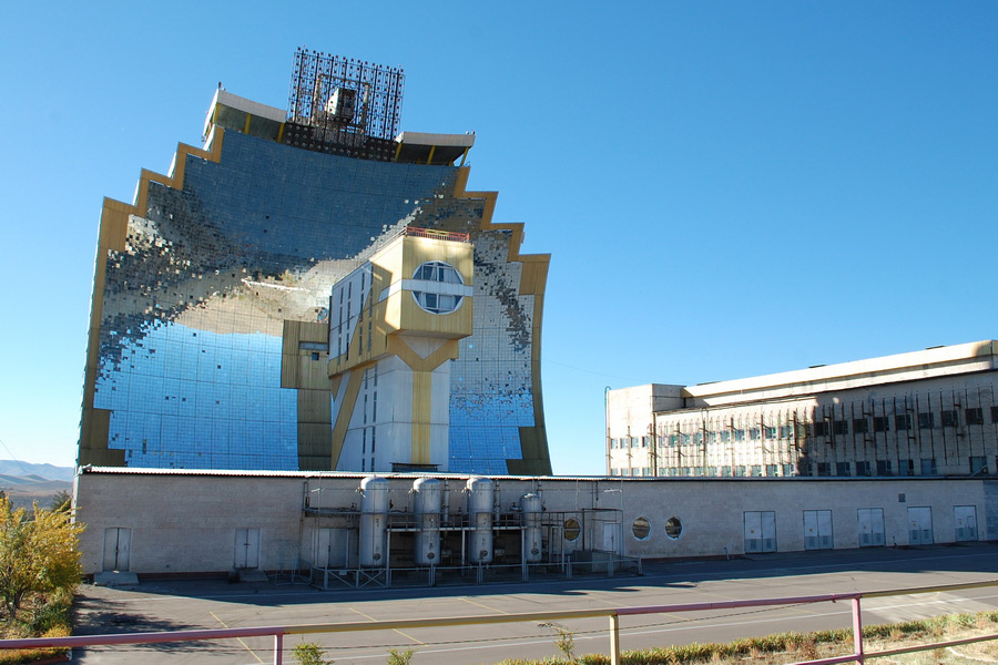 Horno solar en la Región de Tashkent