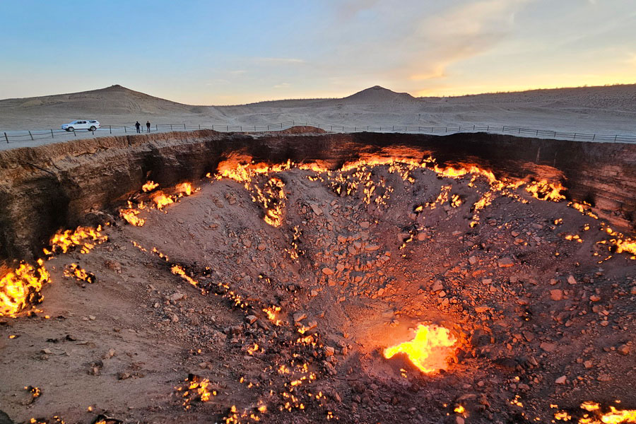 Darvaza Gas Crater, Turkmenistan