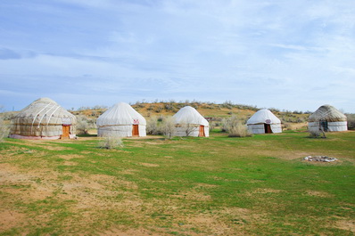 Camp de yourtes Safari