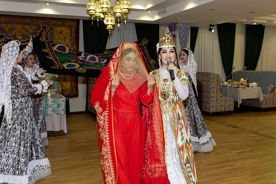 Uzbek Wedding Traditions